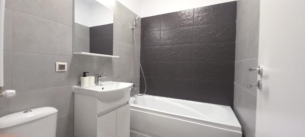 Modern 1Br Apartment With Wifi, Parking And Self Check In Bükreş Dış mekan fotoğraf